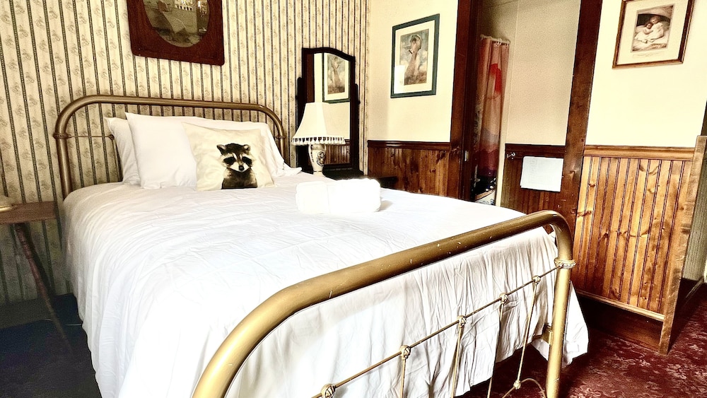 Signature Single Room, 1 Double Bed