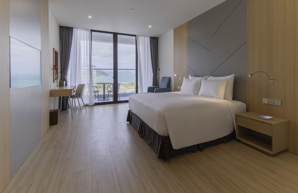Deluxe Double Room, Ocean View - Photo 3
