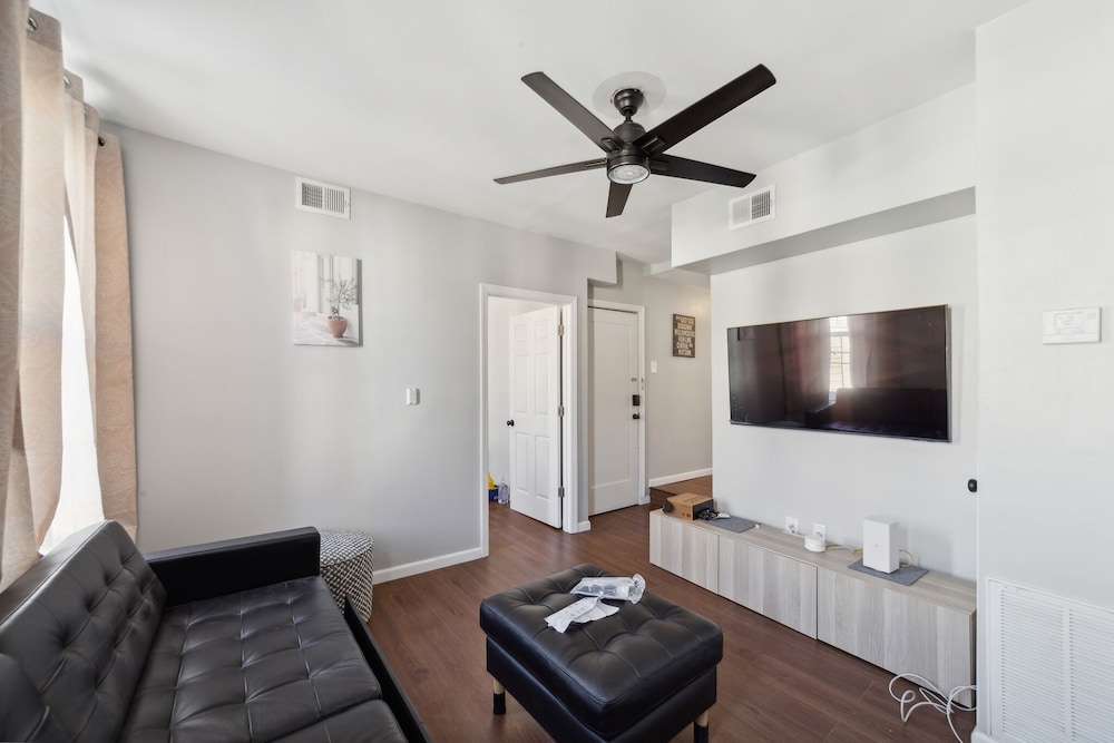 Condo, 1 Bedroom photo 1