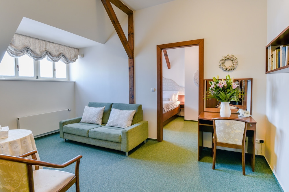 Family Room, 2 Bedrooms, Annex Building