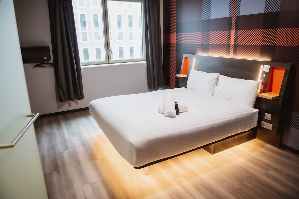 Standard Room, Accessible - Photo 4