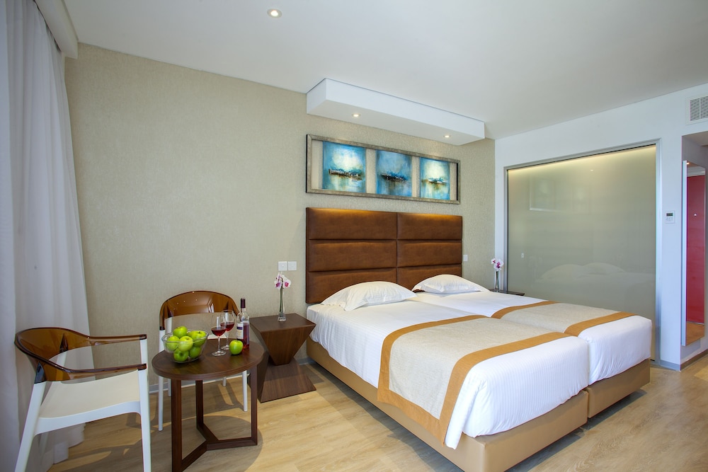 Superior Room, Sea View - Photo 8