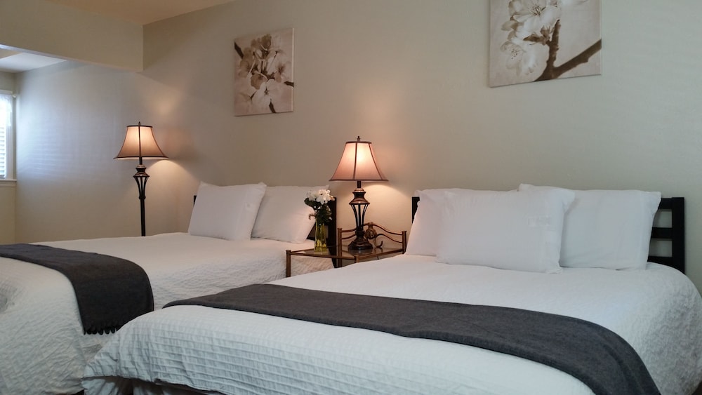 Family Suite, 2 Bedrooms, Kitchen, Mountain View photo 3