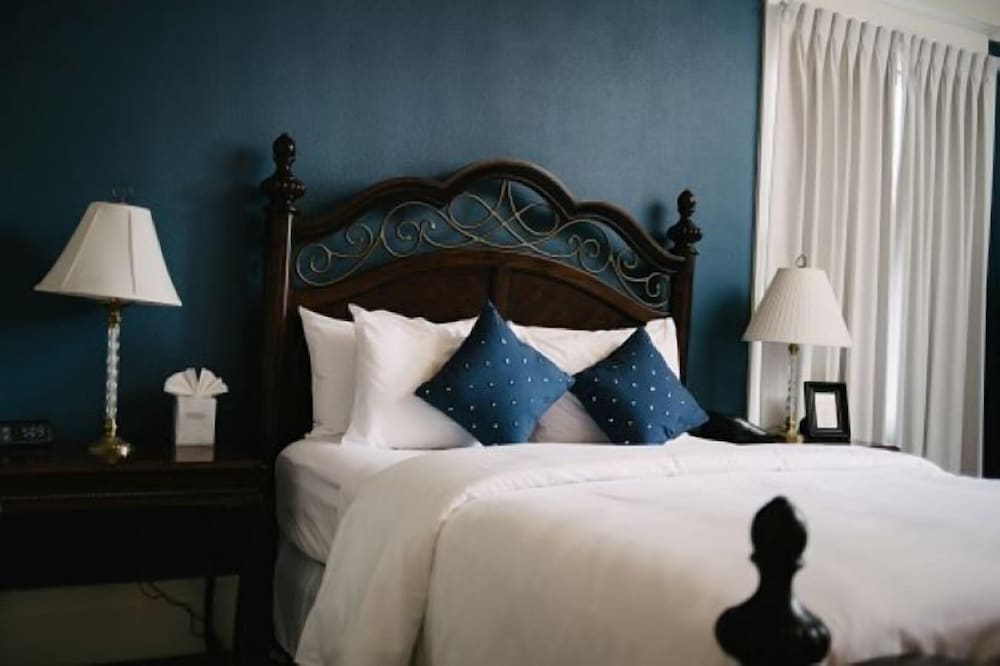 Standard Room, 1 Queen Bed (GR1)