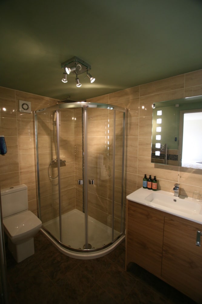 Double room-King-Ensuite with Shower-The Shelley photo 2