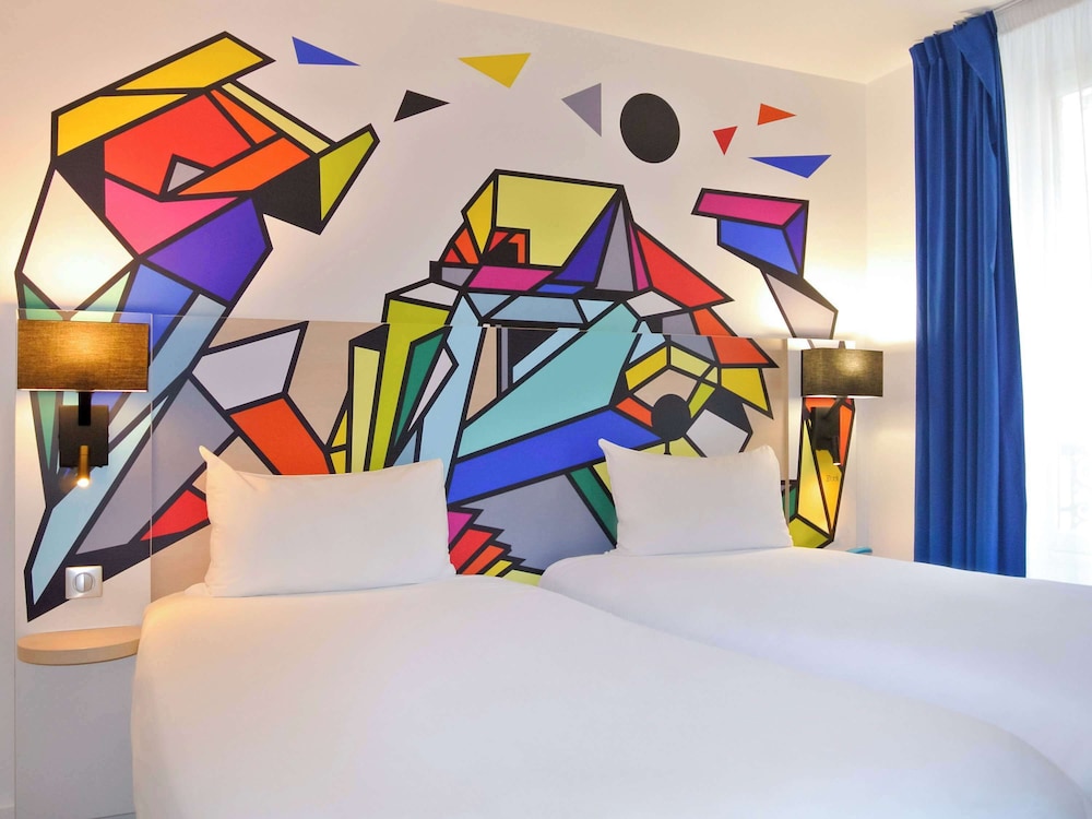 Standard Room, 2 Twin Beds thumbnail 6