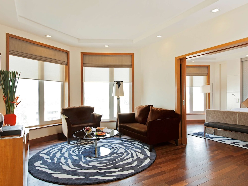 Executive Suite, Ocean View, 1 King Bed, Club Lounge Access - Photo 1