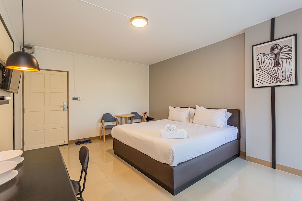 Deluxe Double Room With Balcony photo 3
