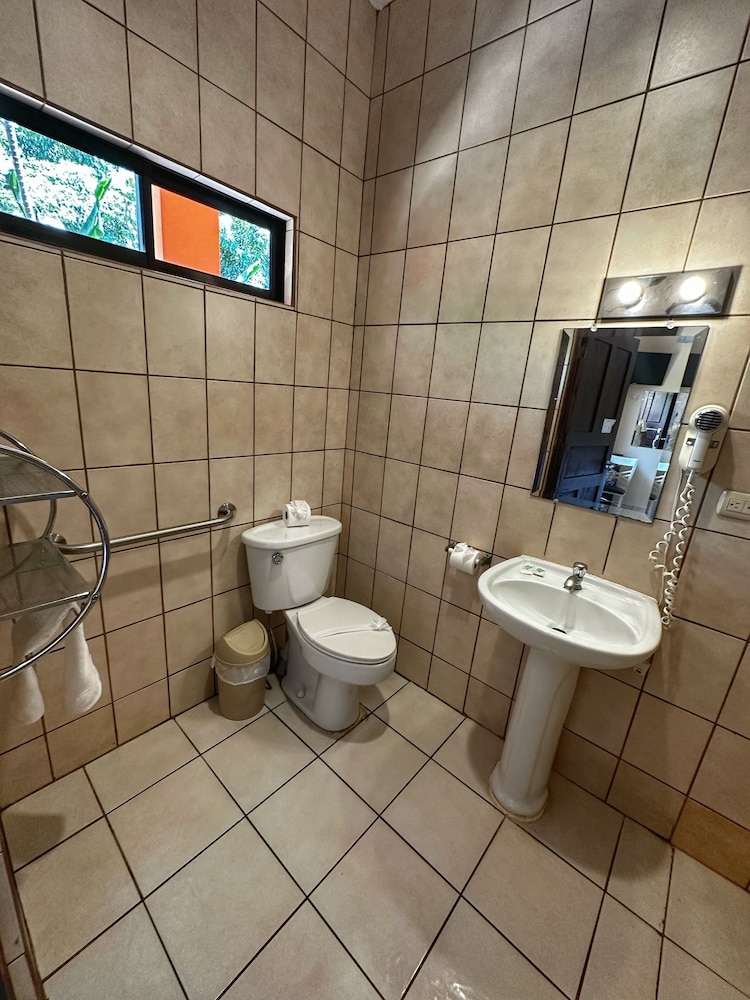 Standard Triple Room, 1 Bedroom photo 3
