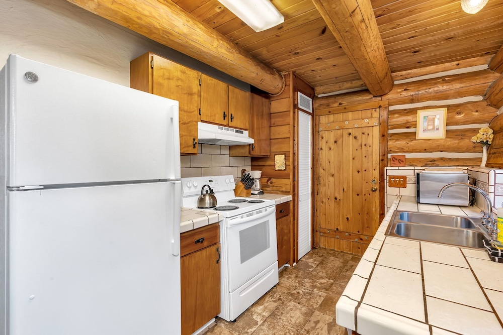 Cabin, Multiple Beds, Patio, Mountain View (The Log Home) photo 2