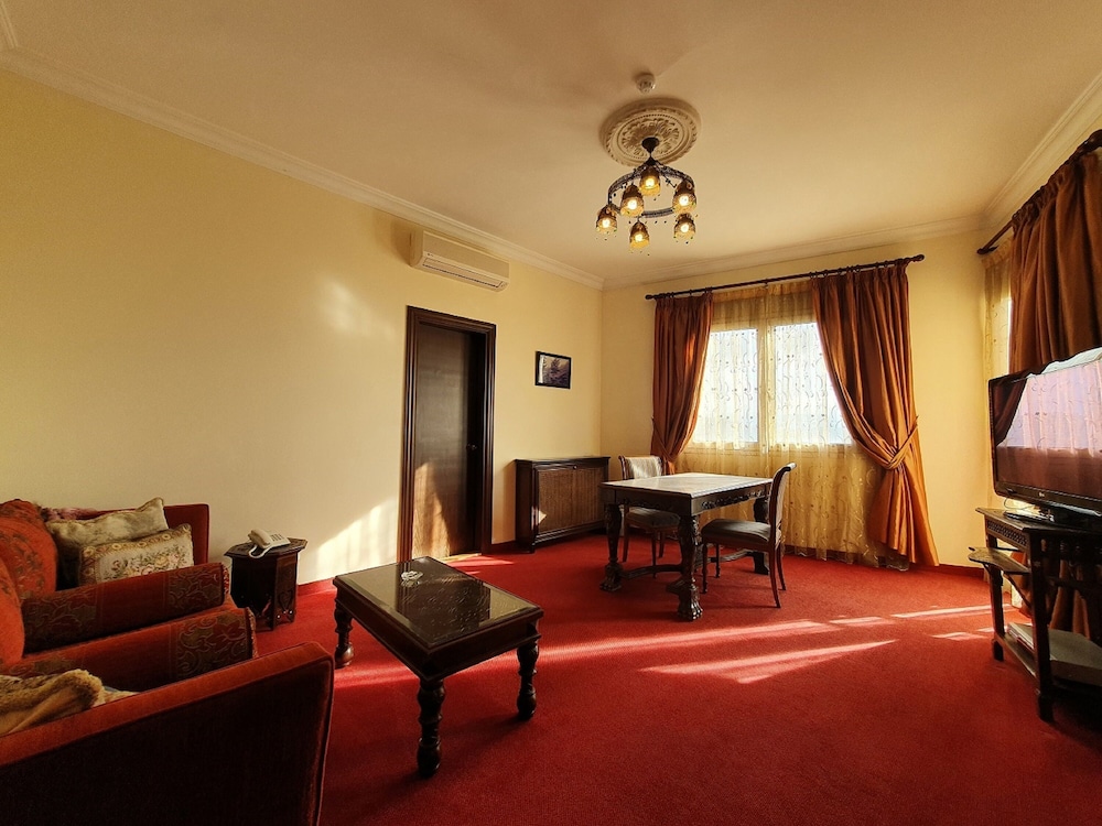 Deluxe Suite photo 2