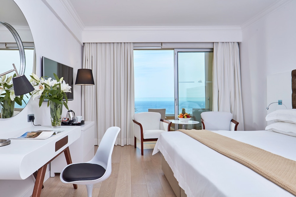 Standard Double or Twin Room, Sea View - Photo 7