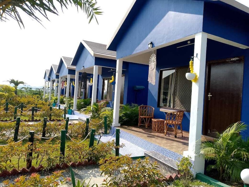 Luxury Cottage, Private Pool, Garden View