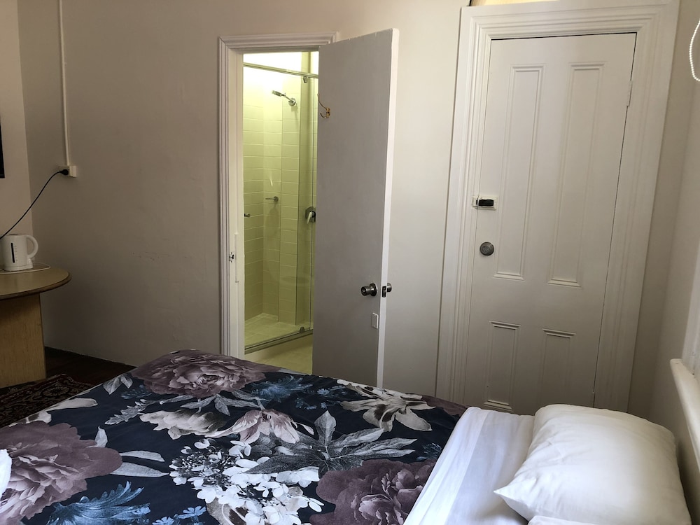 Standard Double Room, 1 Queen Bed photo 2