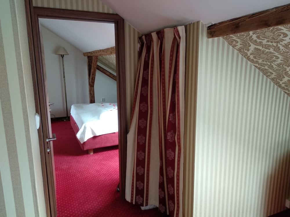 Suite (VIP, Sauna for a fee) - Photo 2
