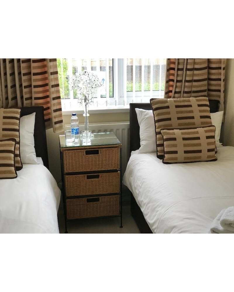 Twin Room, Private Bathroom (Compact Room) photo 2