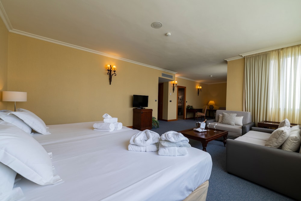 Suite Junior (2 adultos y 1 niño)