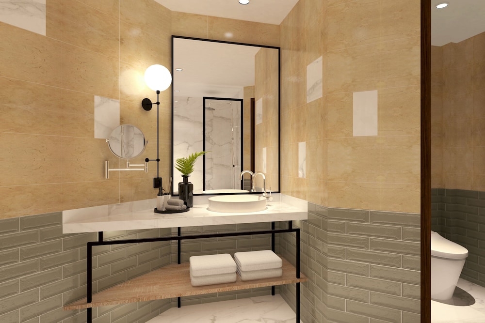 Suite, 1 Bedroom - Photo 13