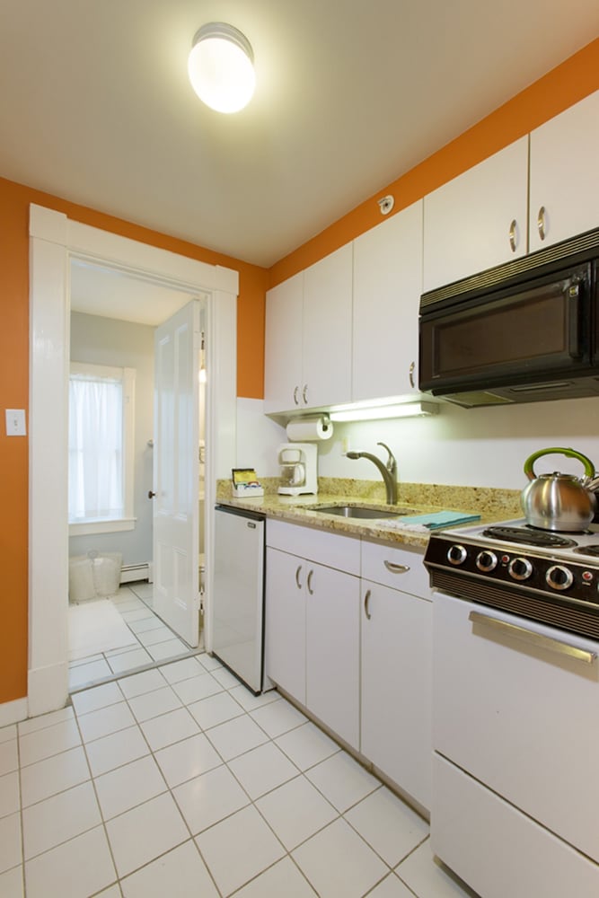 Hawthorne Suite (Pets Allowed) photo 3