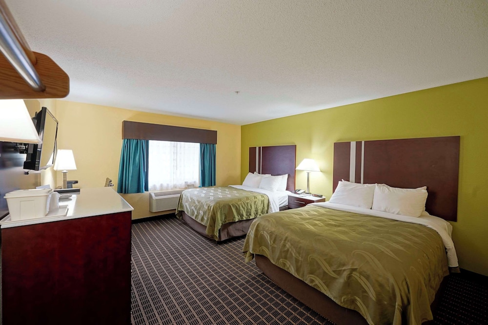 Room, 2 Queen Beds, Accessible, Non Smoking - Photo 1