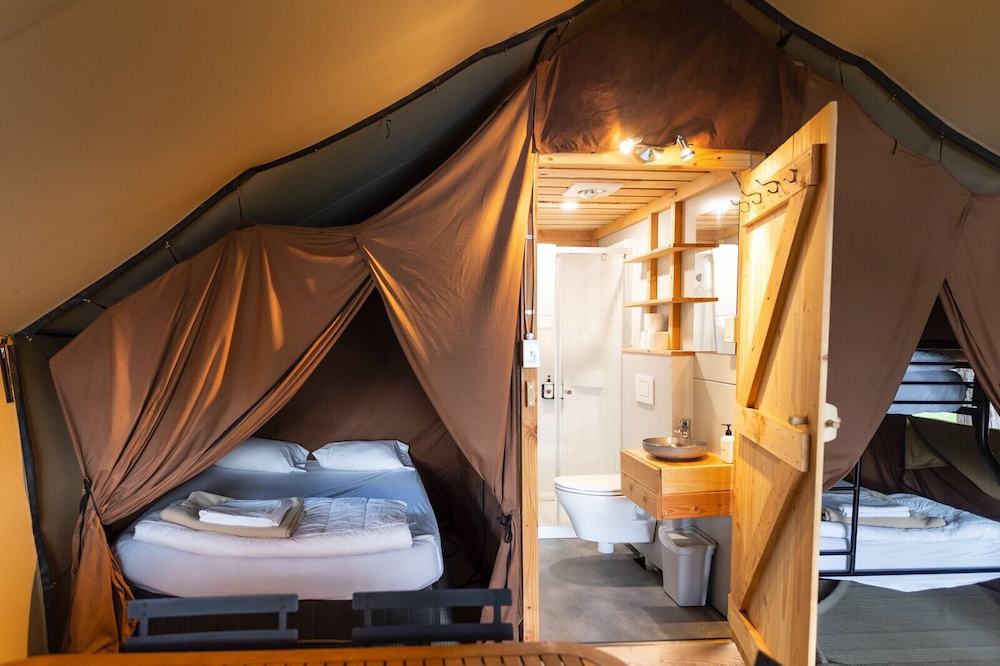 Tent, 2 Bedrooms, Private Bathroom photo 2