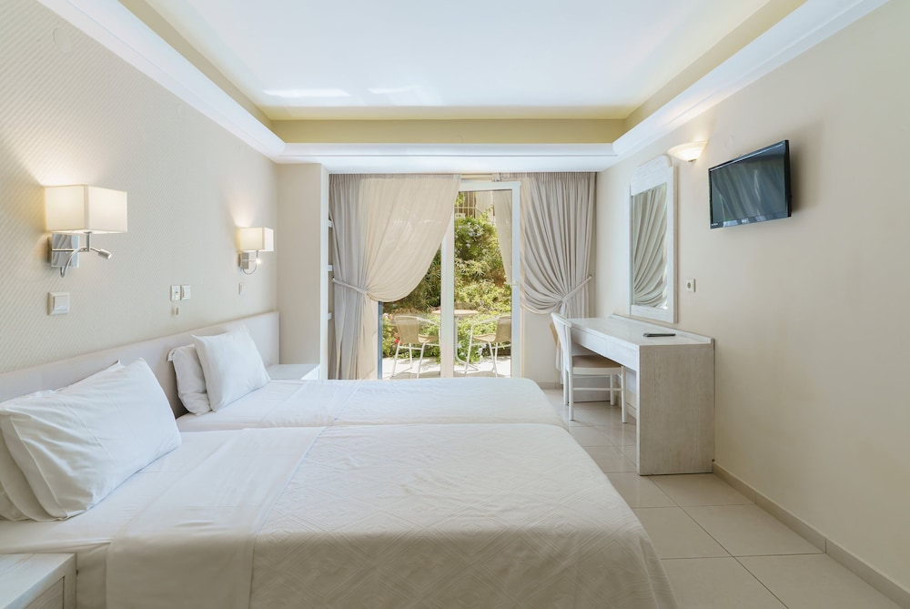 Economy Double Room photo 2
