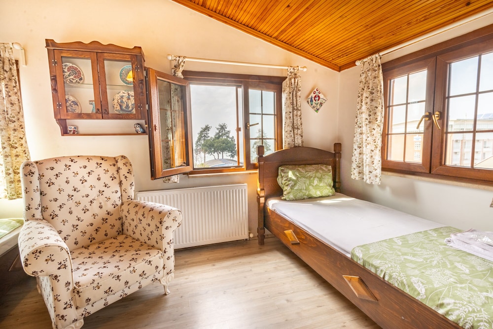 Suite, Lake View photo 2