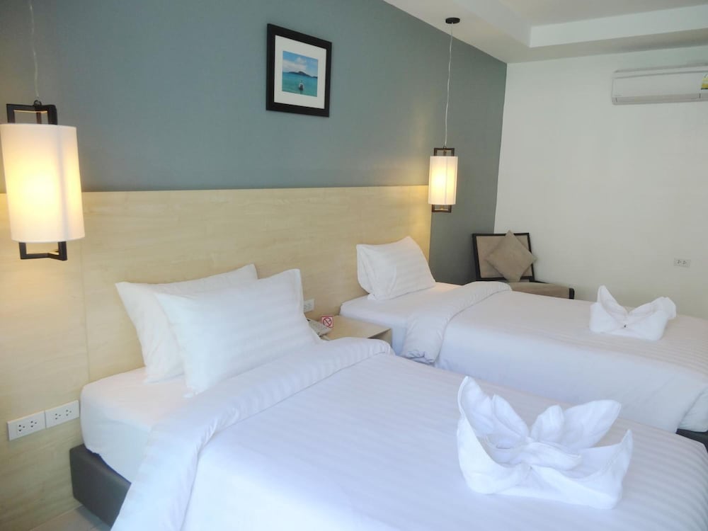 Twin Room, Pool View photo 1