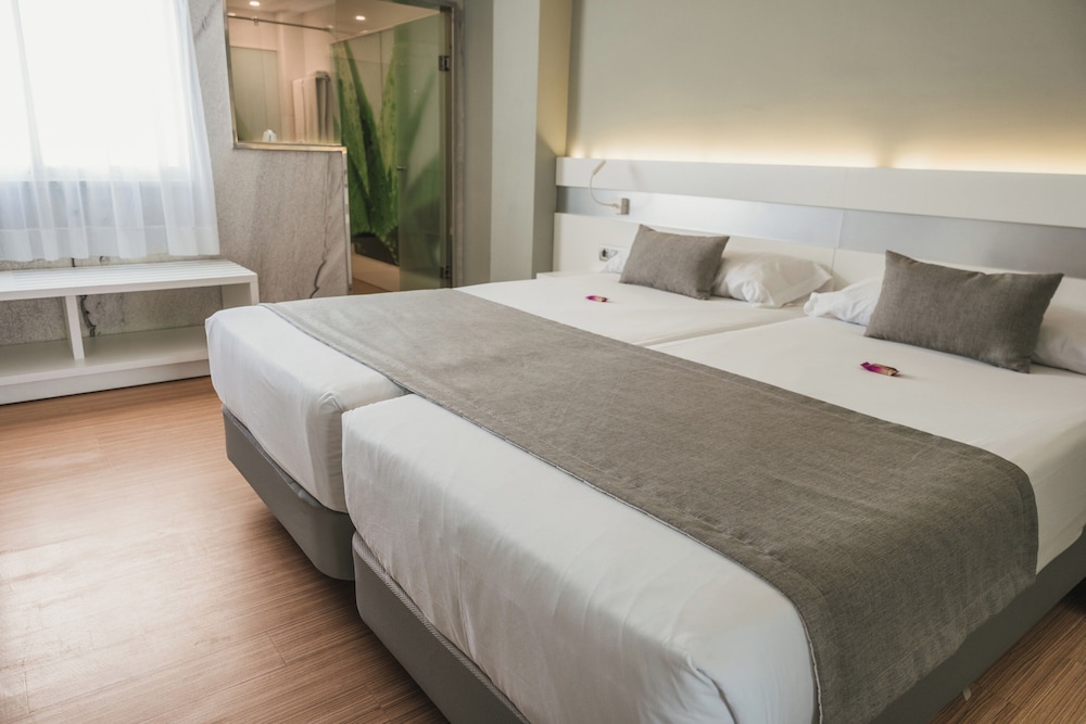 Double Room (Interior)