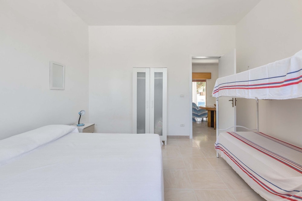 Basic Villa photo 3