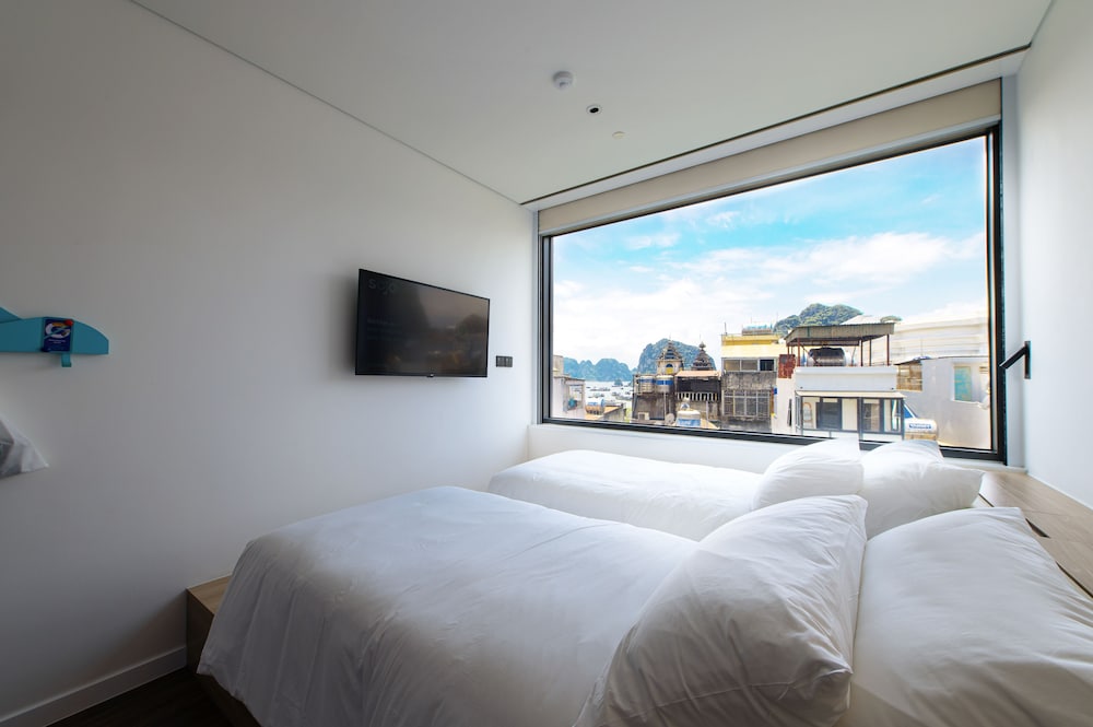 Jo Twin Bed Room - Photo 2