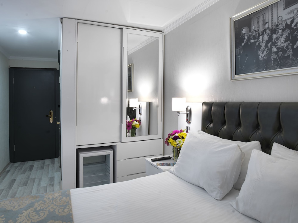 Standard Double Room photo 3