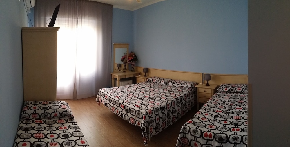 Comfort Quadruple Room, Multiple Beds, Non Smoking, City View photo 2
