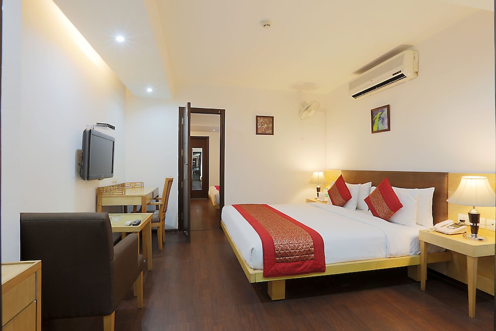 Suite Room - Photo 6