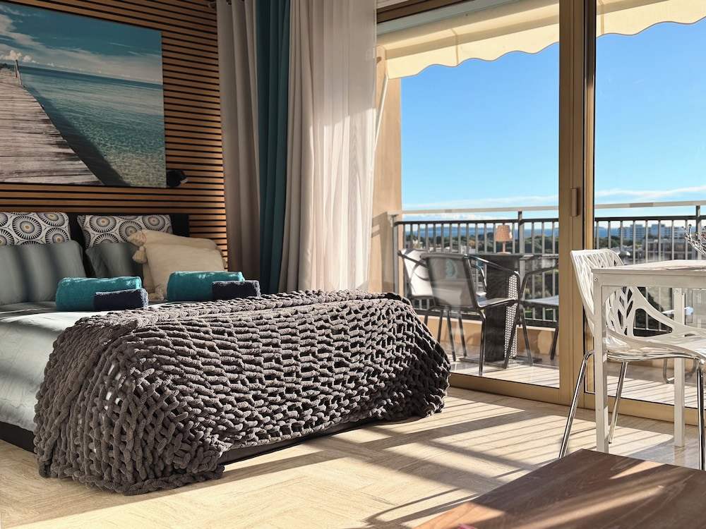 Family Studio, Balcony, Sea View photo 1