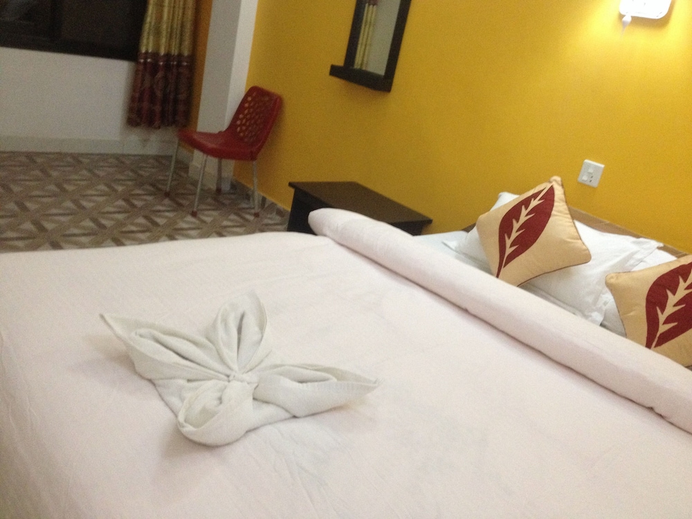 Traditional Triple Room, Multiple Beds, Non Smoking, Mountain View