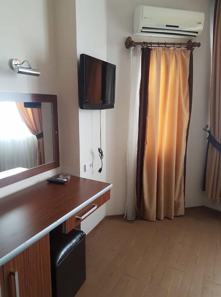 Standard Triple Room photo 2