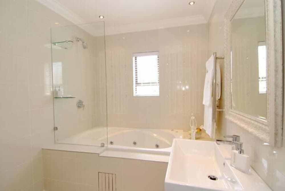 Luxury Queen Room photo 2