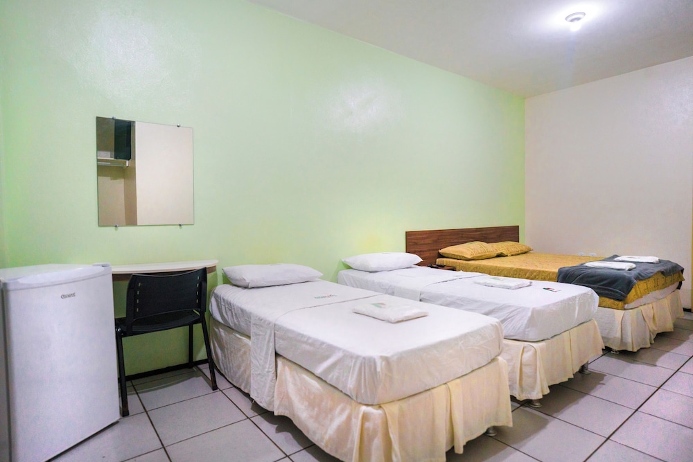 Family Quadruple Room photo 2