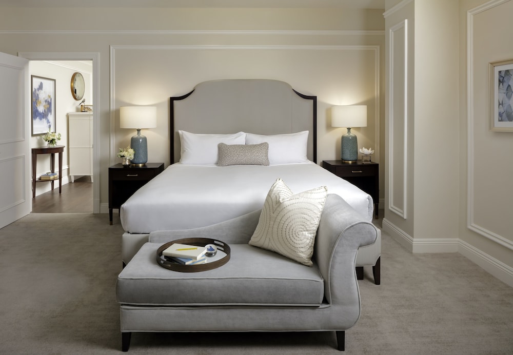 Parlor Suite - Photo 4