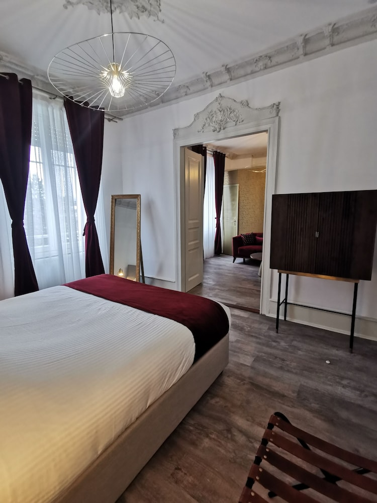 Golden Suite (4)