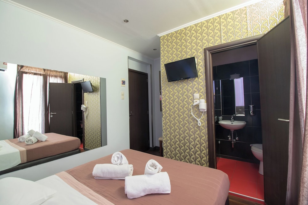 Basic Double Room photo 3