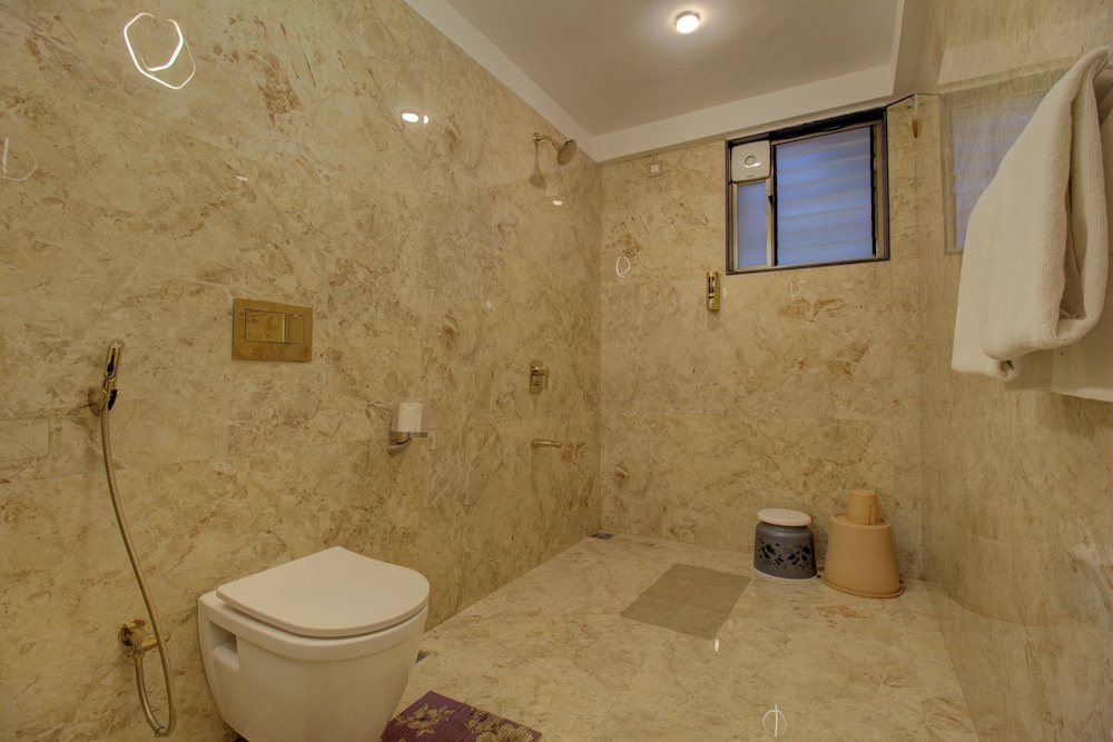 Family Double Room, 2 Queen Beds, City View - Photo 2