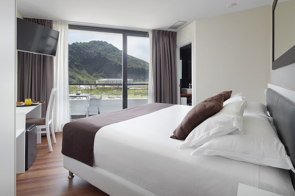 Superior Double Room, Terrace, Sea View (90 mins of free spa access per day) photo 2