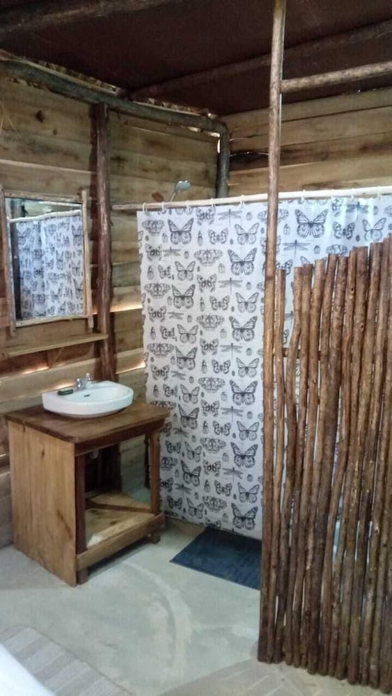 Cabin, 1 Queen Bed, Ensuite, Garden View photo 3