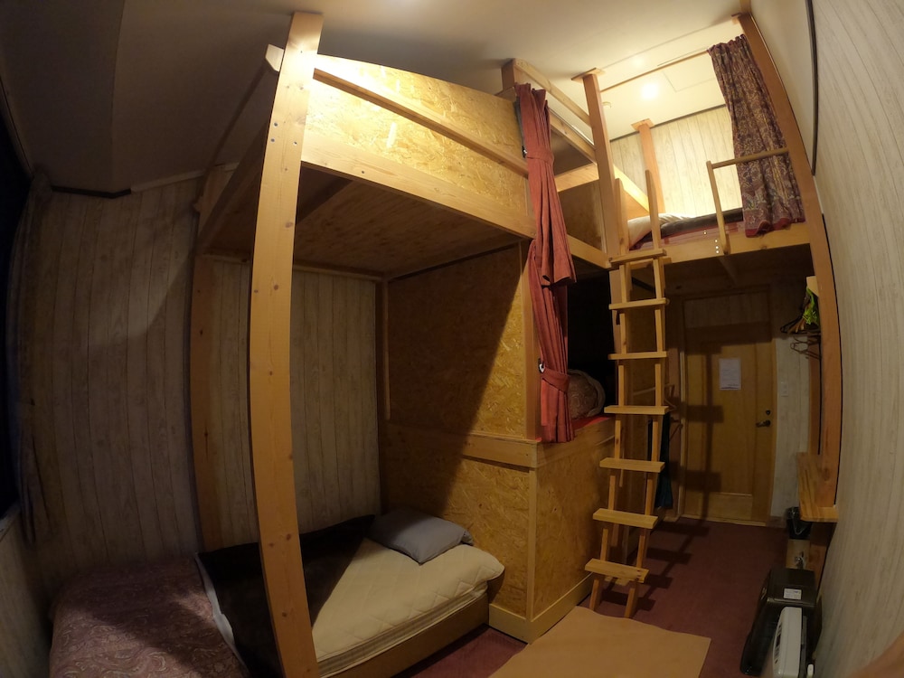 Room (For 5 People)