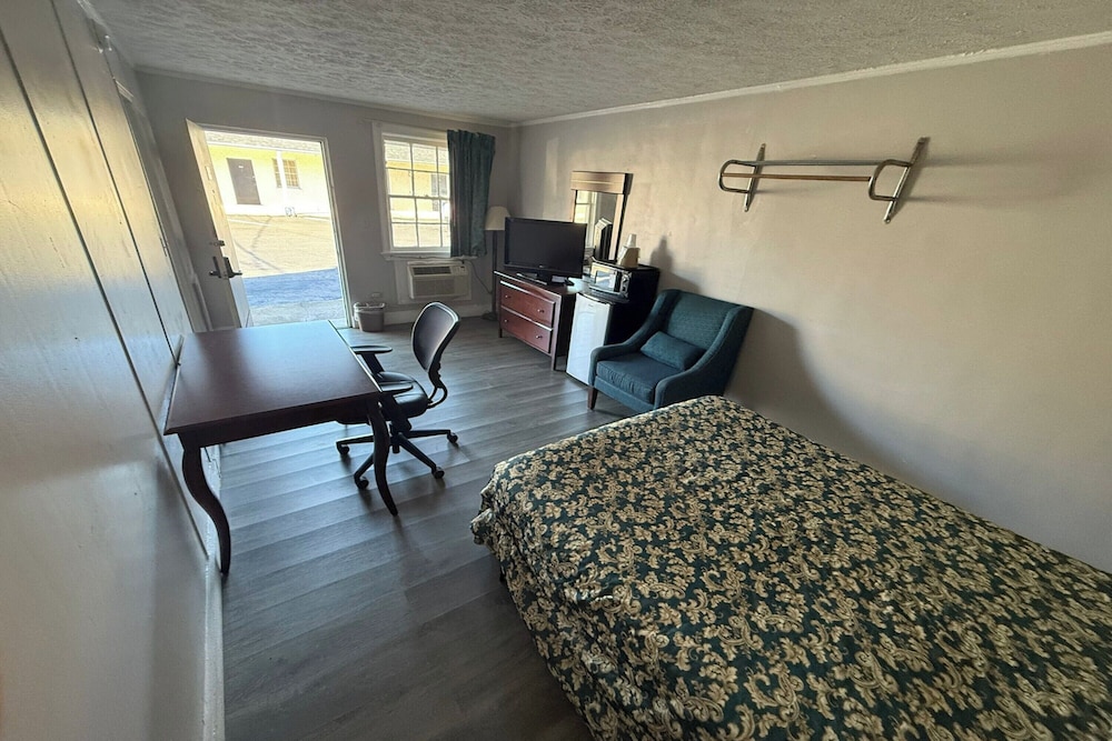 Single Room, 1 Twin Bed, Smoking photo 3