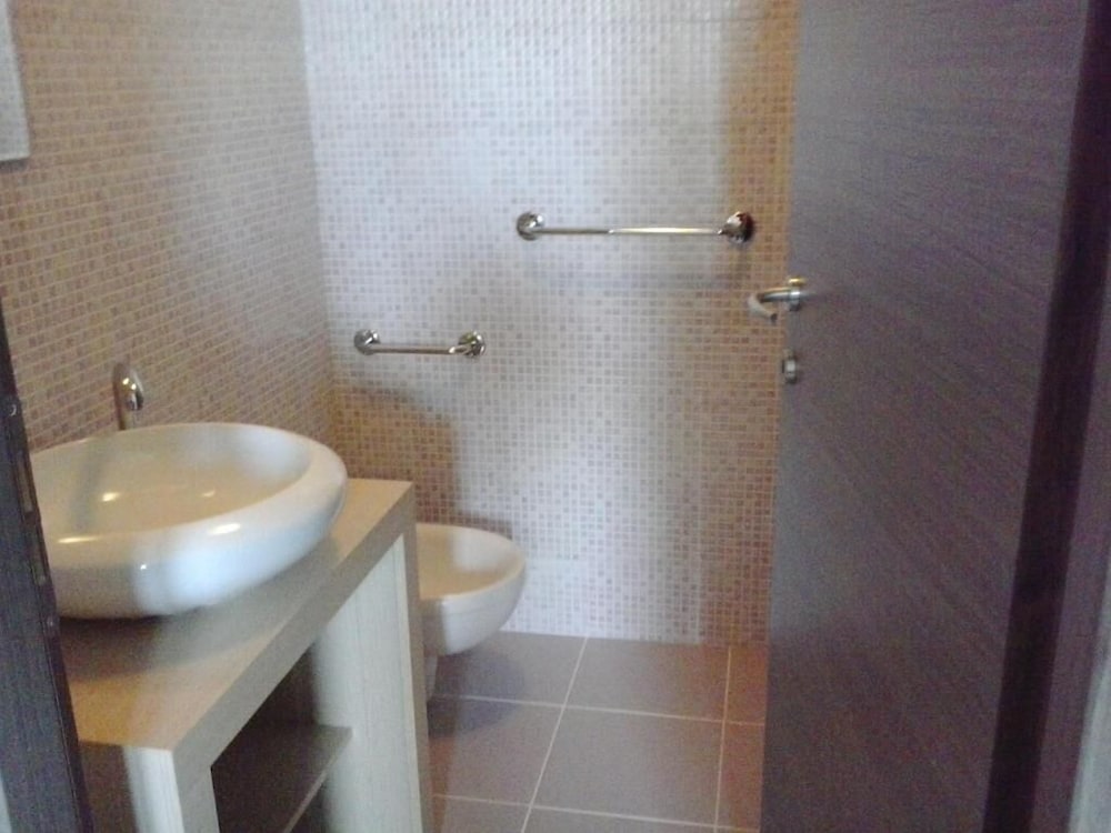 Basic Double Room Single Use photo 3