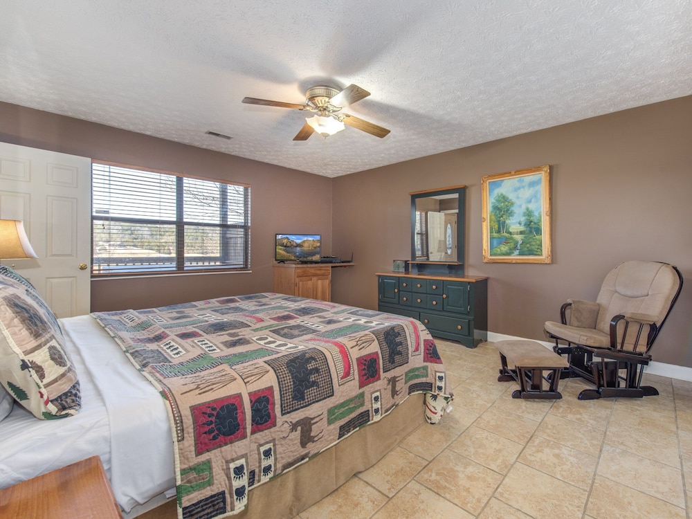 Studio (2 Bedrooms) photo 1