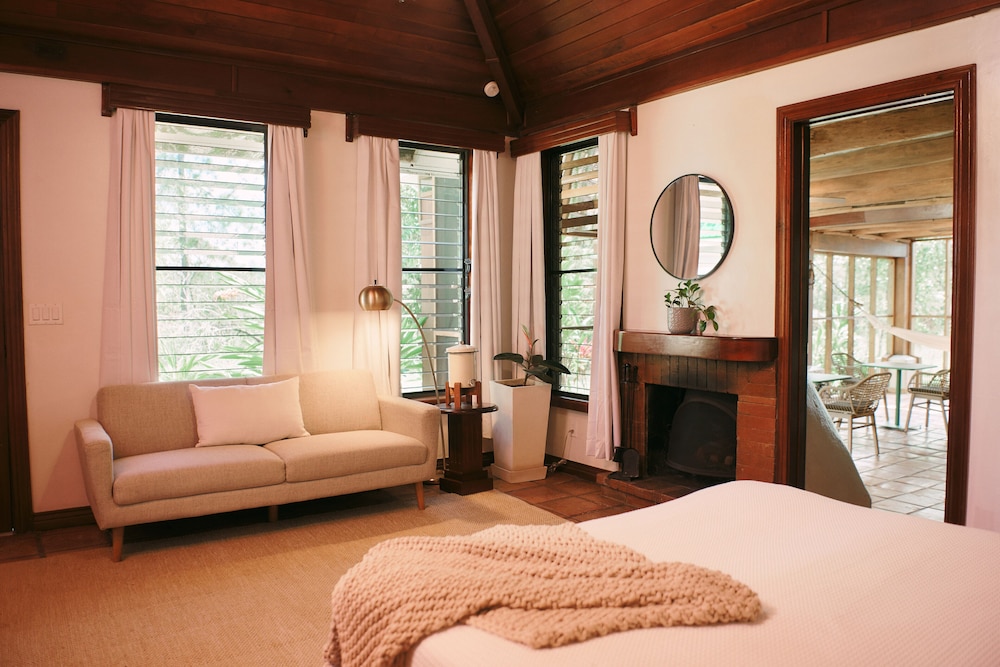 Estate Cottage - Photo 6